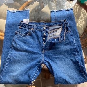 Levi’s 501 button fly high waisted jeans size 28